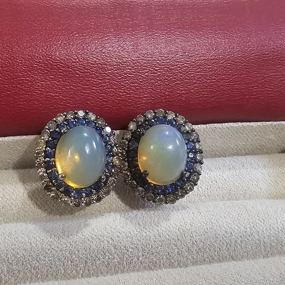 Cabochon Natural Australian Opal, Sapphire, and Colored Diamond Earrings. - Picture 5 of 8